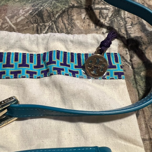Tory Burch crossbody/clutch dustbag included turquoise handbag - Picture 5 of 11